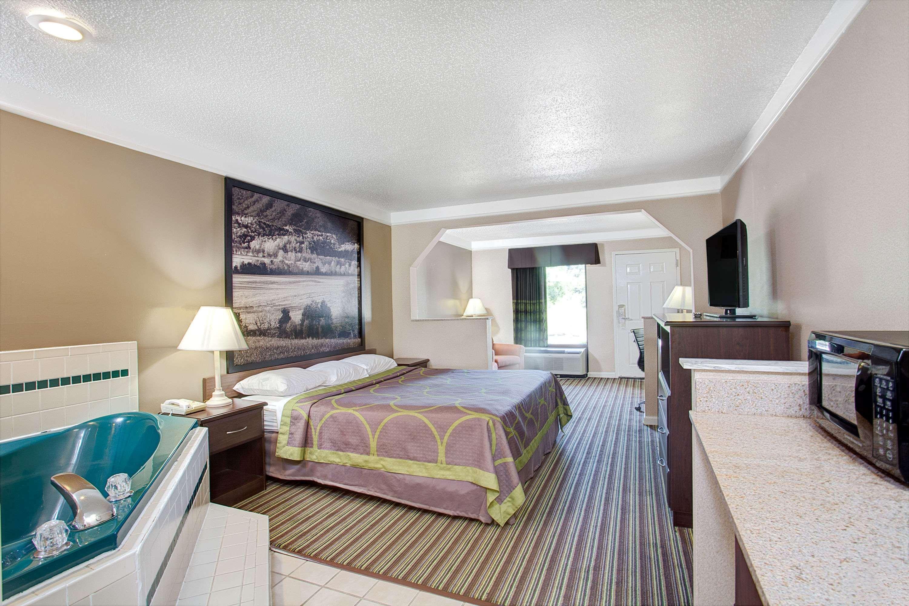 Super 8 By Wyndham Knoxville East Exteriér fotografie