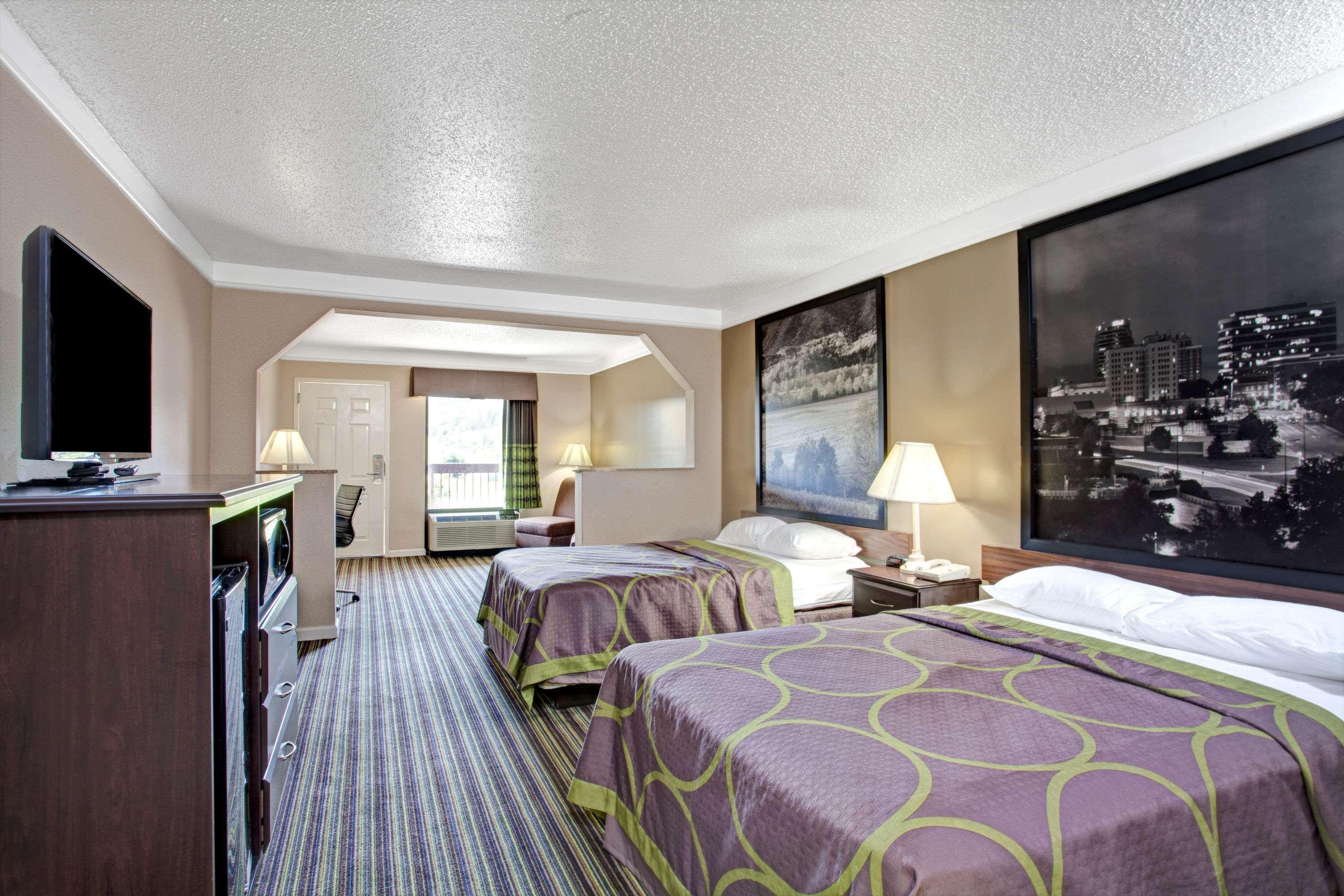 Super 8 By Wyndham Knoxville East Exteriér fotografie